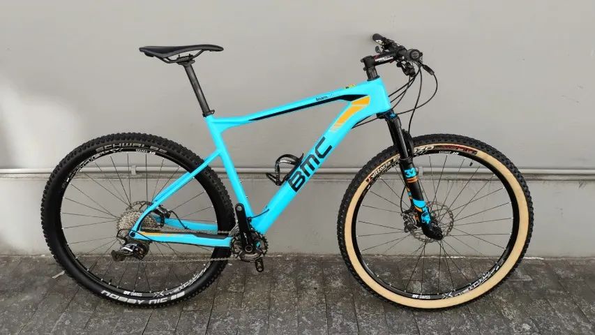 Bicicleta BMC teamelite 02 seminova, carbono.