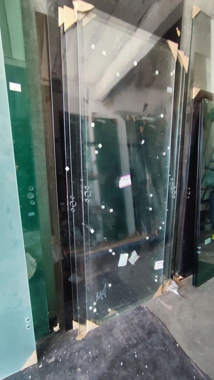 12 new sliding tempered glass doors starting from R$150 EACH — selling glass panels only