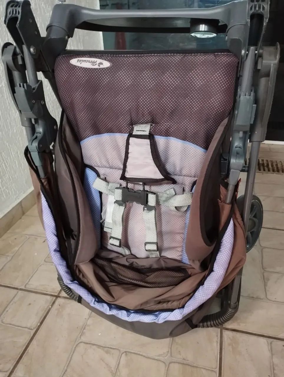 Carrinho de bebê reversível  - Foto 4