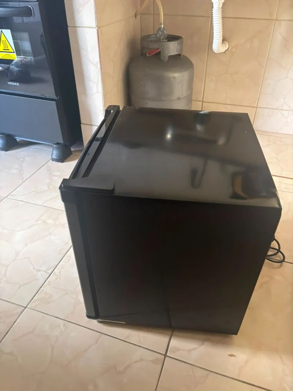 Frigobar Preto com Inox 45L Midea 110 - Foto 3