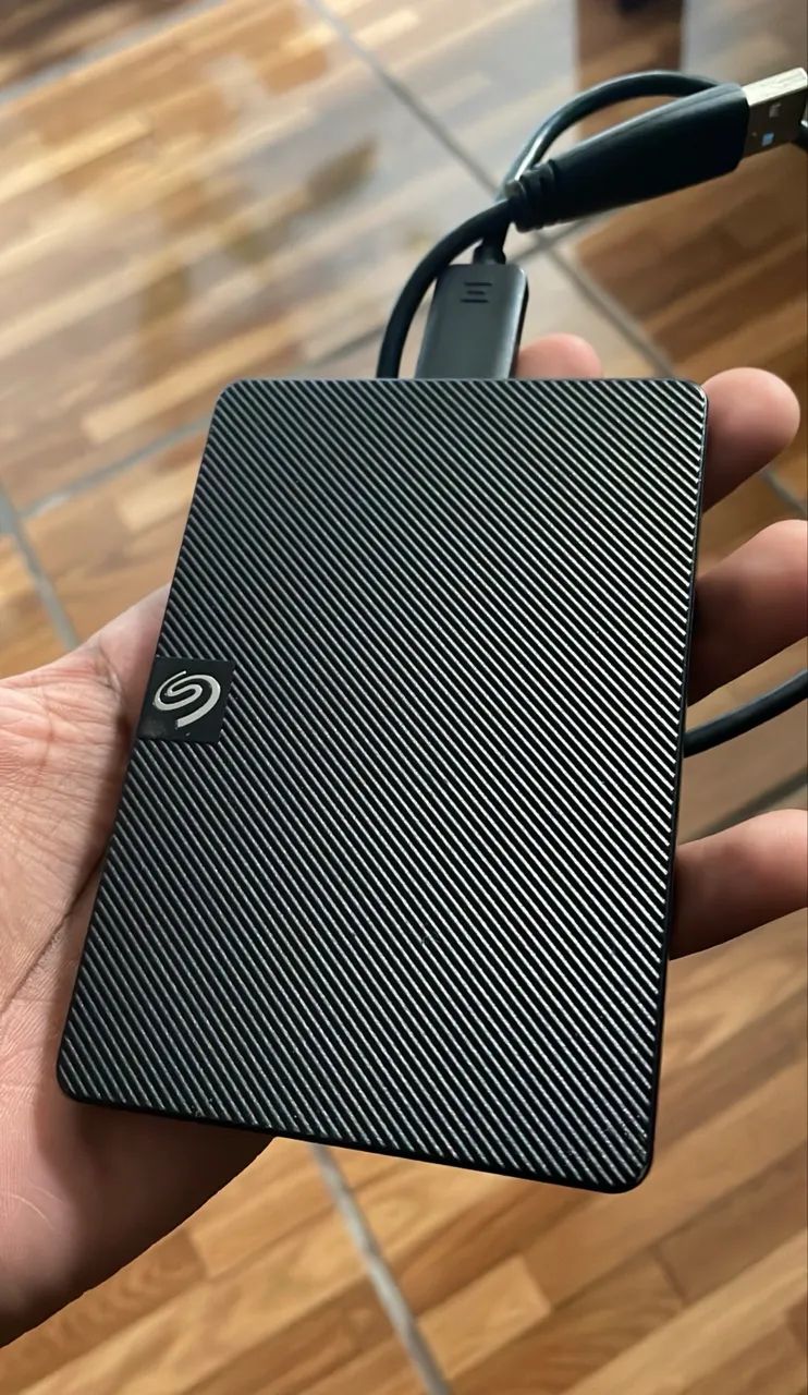 1 TB External Hard Drive405755283669012480