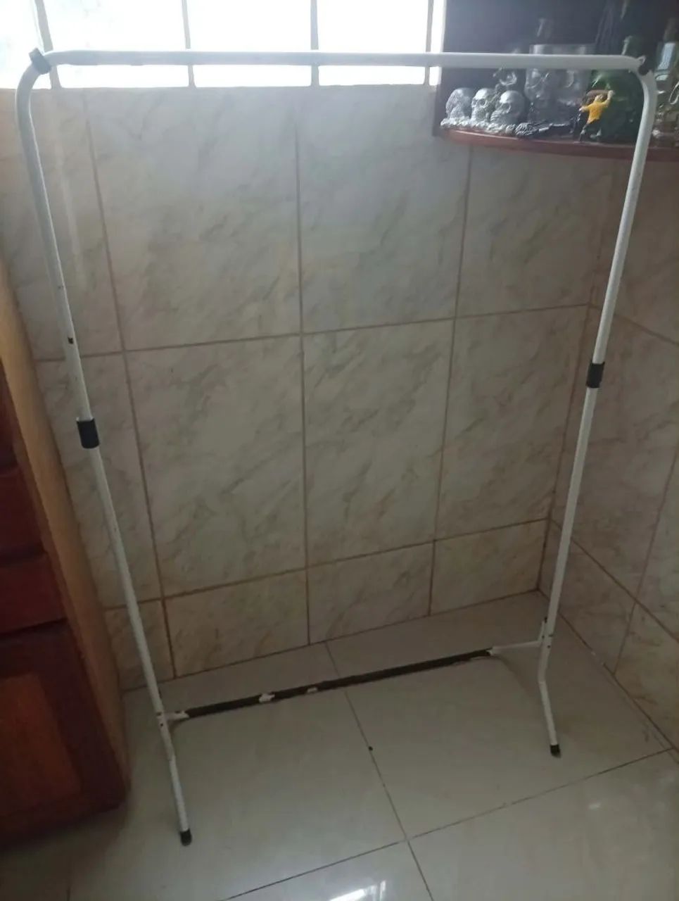 Cabideiro / arara de roupas pequena