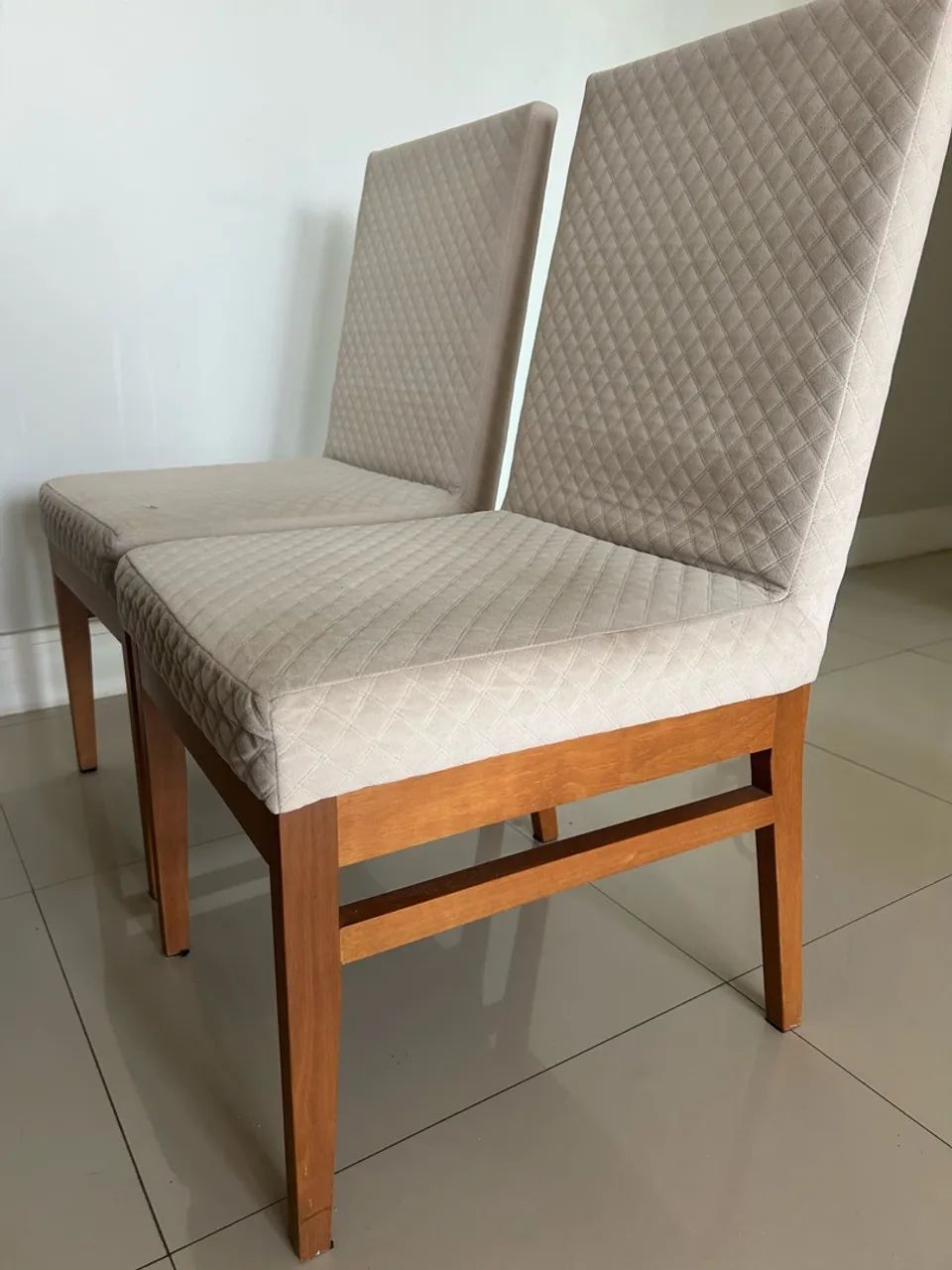 Vendo Conjunto Mesa + 6 cadeiras - Foto 2
