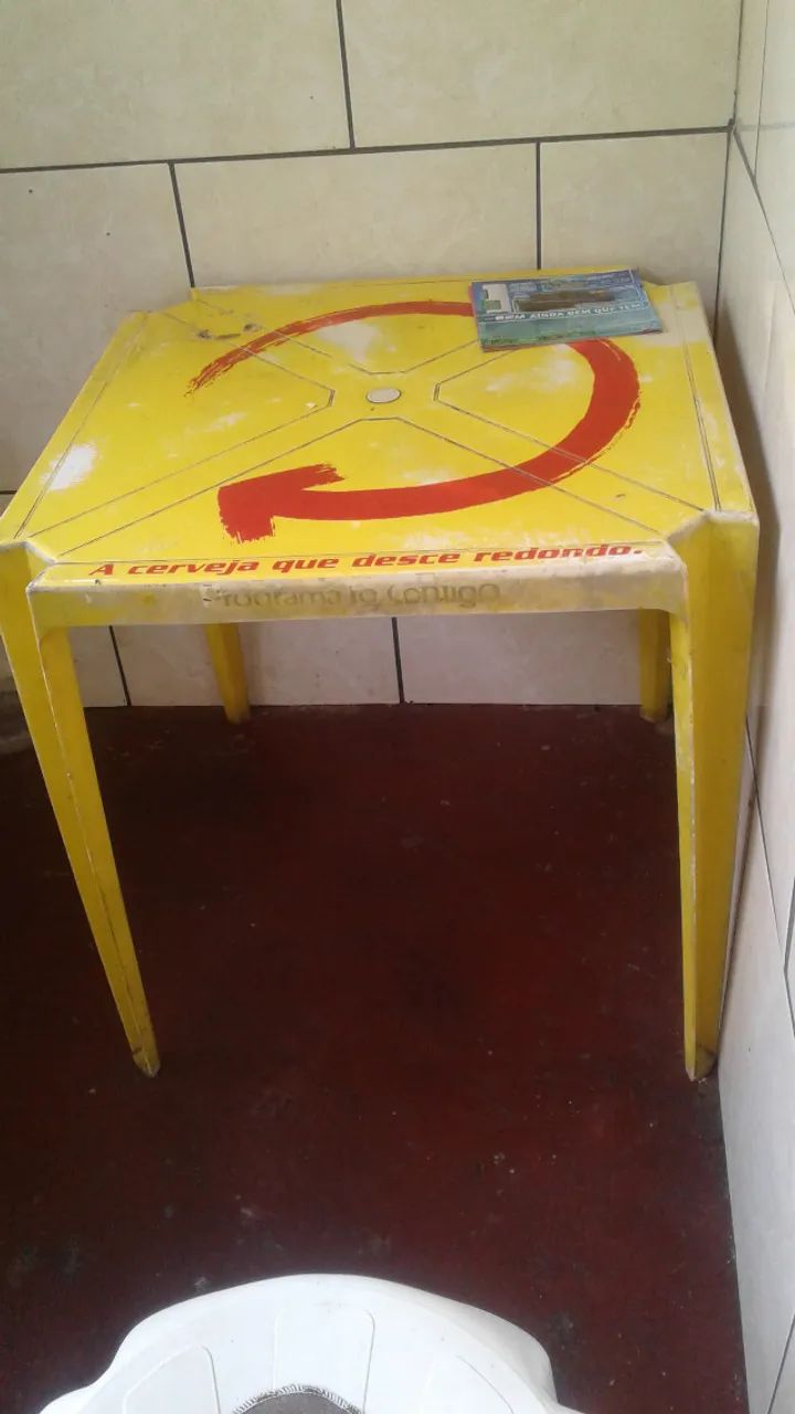 vendo mesa  de plastico usada - Foto 4