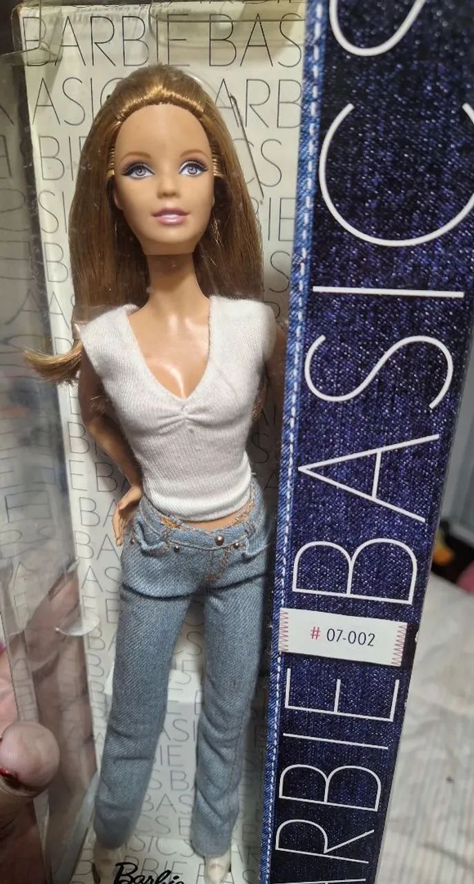 Barbie Basics Jeans collection 002 - model 07 - nunca removida da caixa (NRFB)