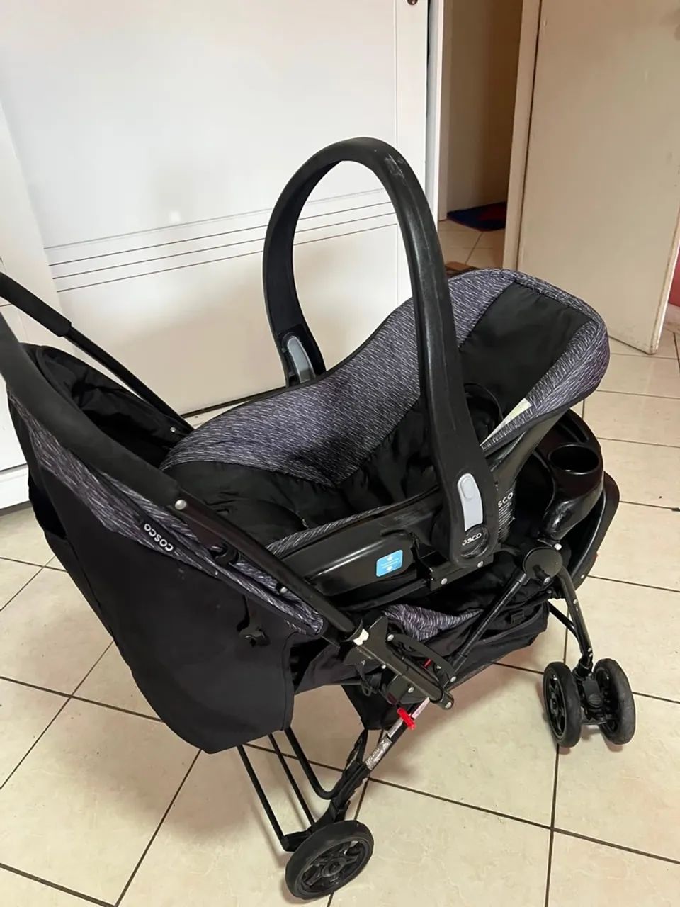 Carrinho de bebê + bebê conforto Cosco - Foto 2