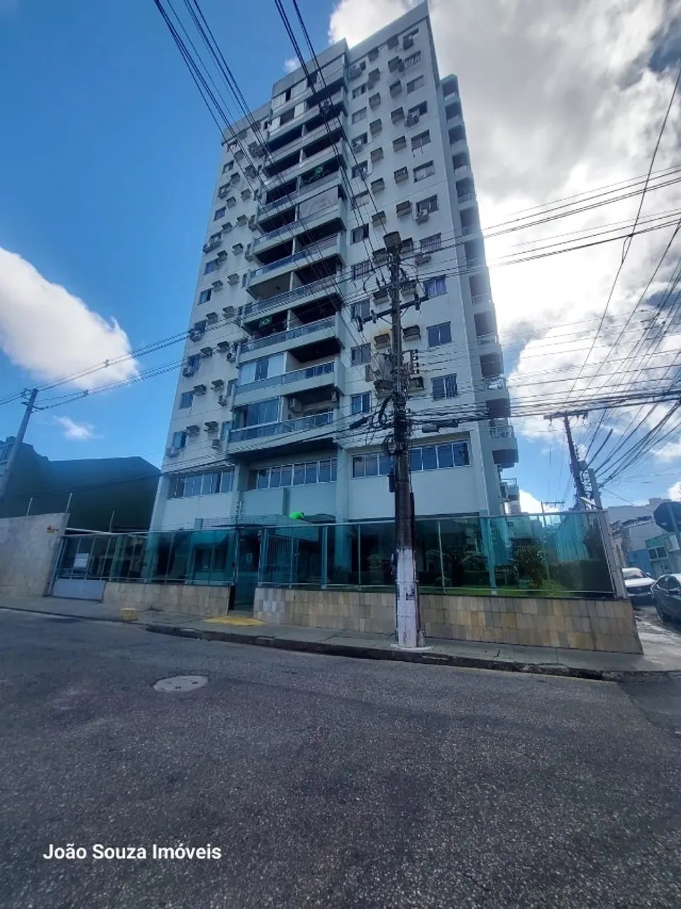 VENDE-SE APARTAMENTO  - EDIFÍCIO PLAZA MONET