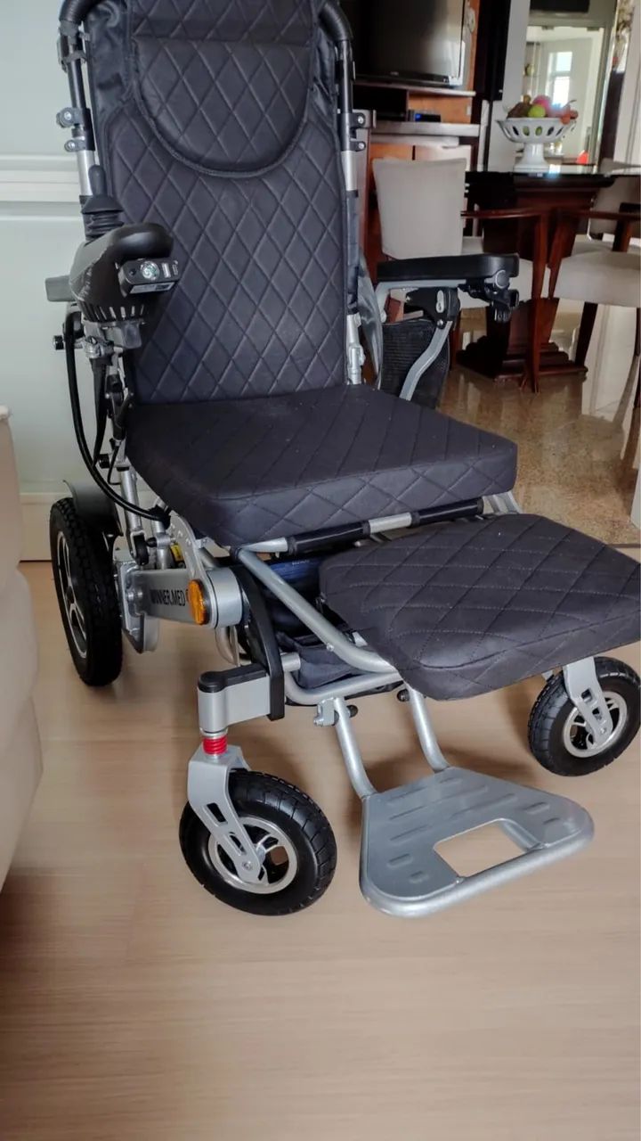 Vendo Cadeira de Rodas Motorizada  - Foto 2