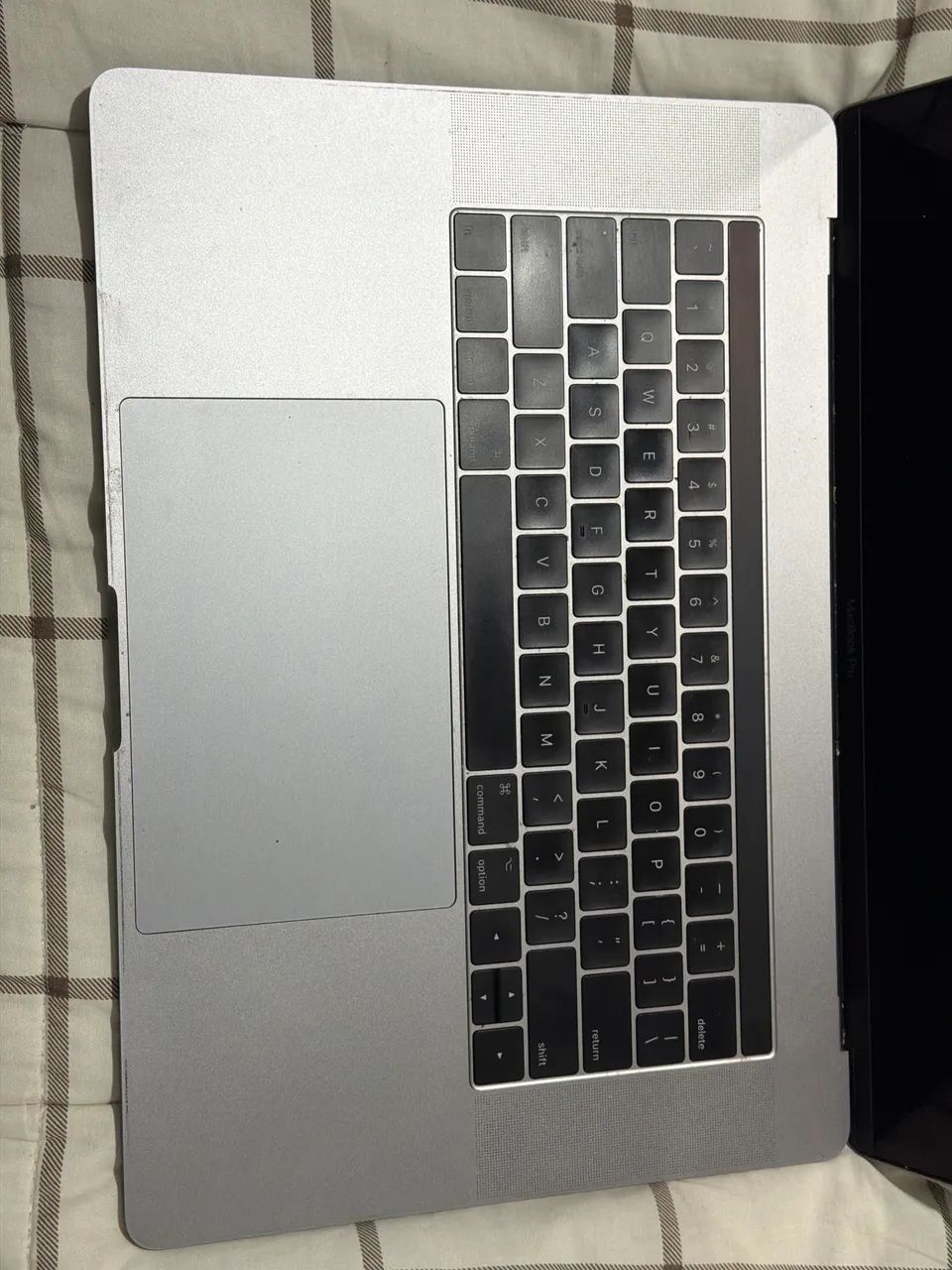 Perfeito MacBook Pro 2017 i7 16RAM 512SSD - Foto 4