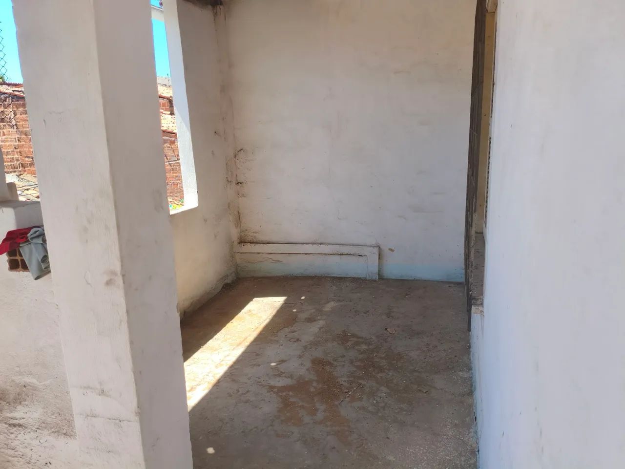 Casa de esquina com ponto comercial e 4 quartos - Foto 3