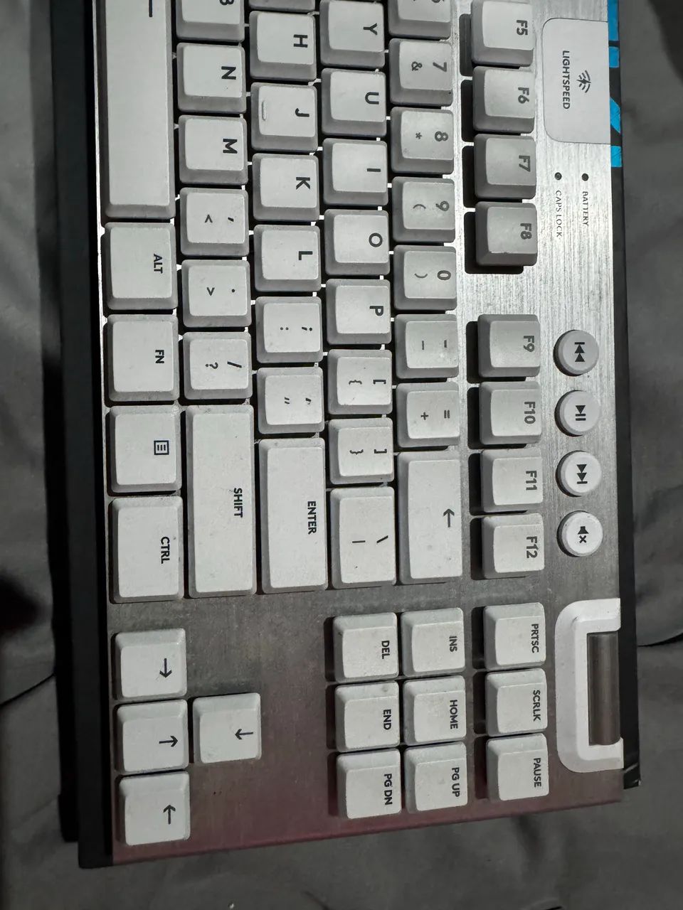 Teclado Logitech g915 tkl 451035691379609601