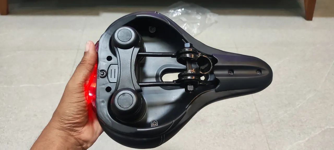 Sela bicicleta em gel com luzes  - Foto 3