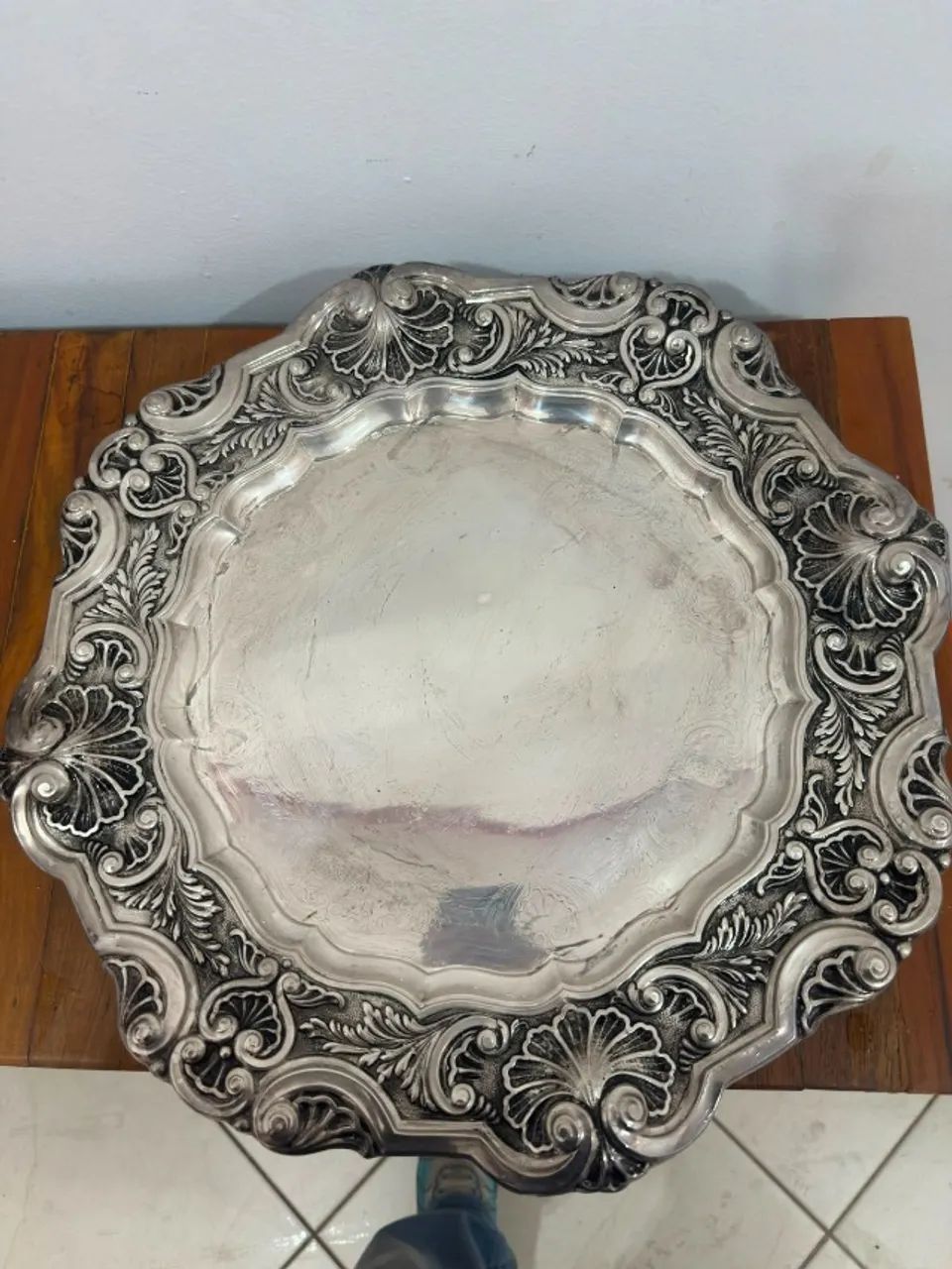 Salva Decorativa com Banho de Prata - Peça Antiga e Ornamentada - Foto 2