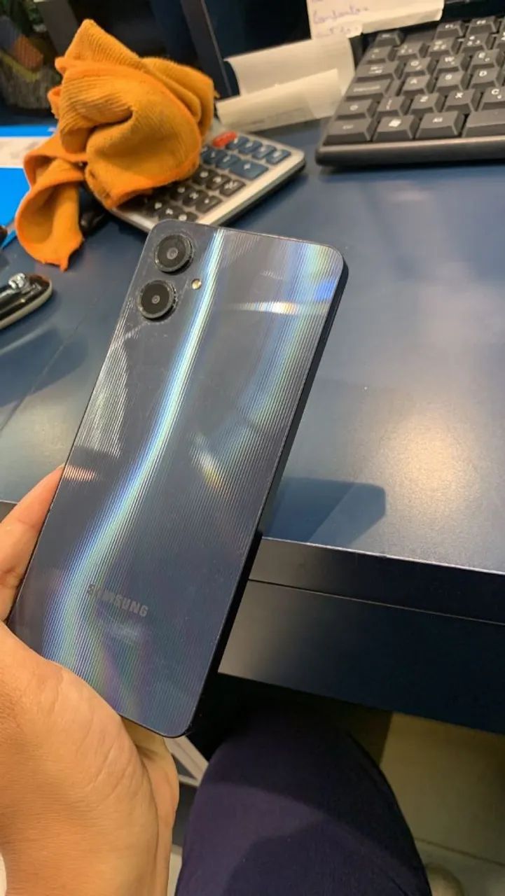 SAMSUNG A06 - Foto 3