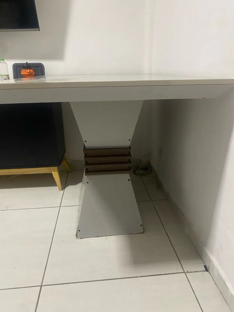 Mesa de jantar resistente - R$300 - Foto 2