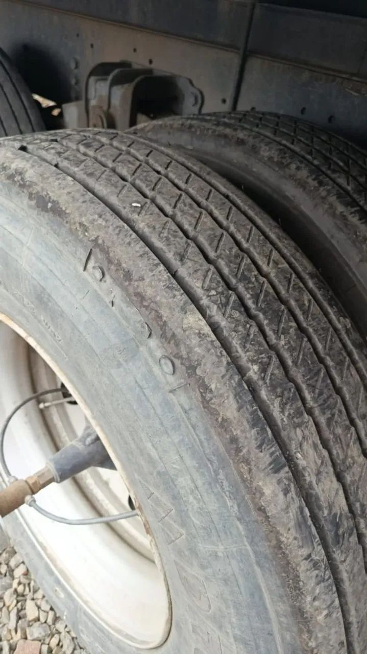 Ford Cargo 2428 - Baú 10 metros  - Foto 5