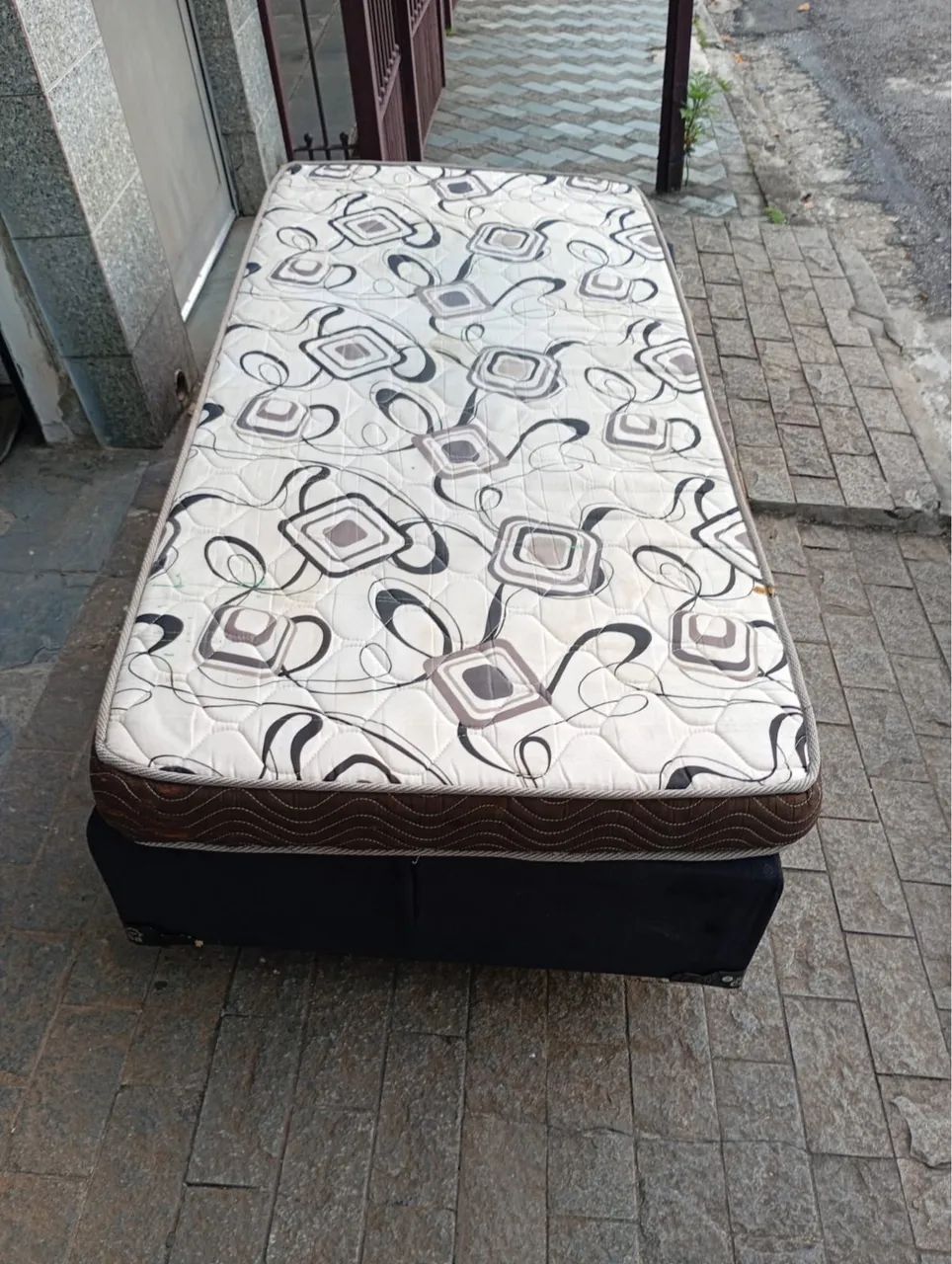 Cama Box Solteiro com colchão 