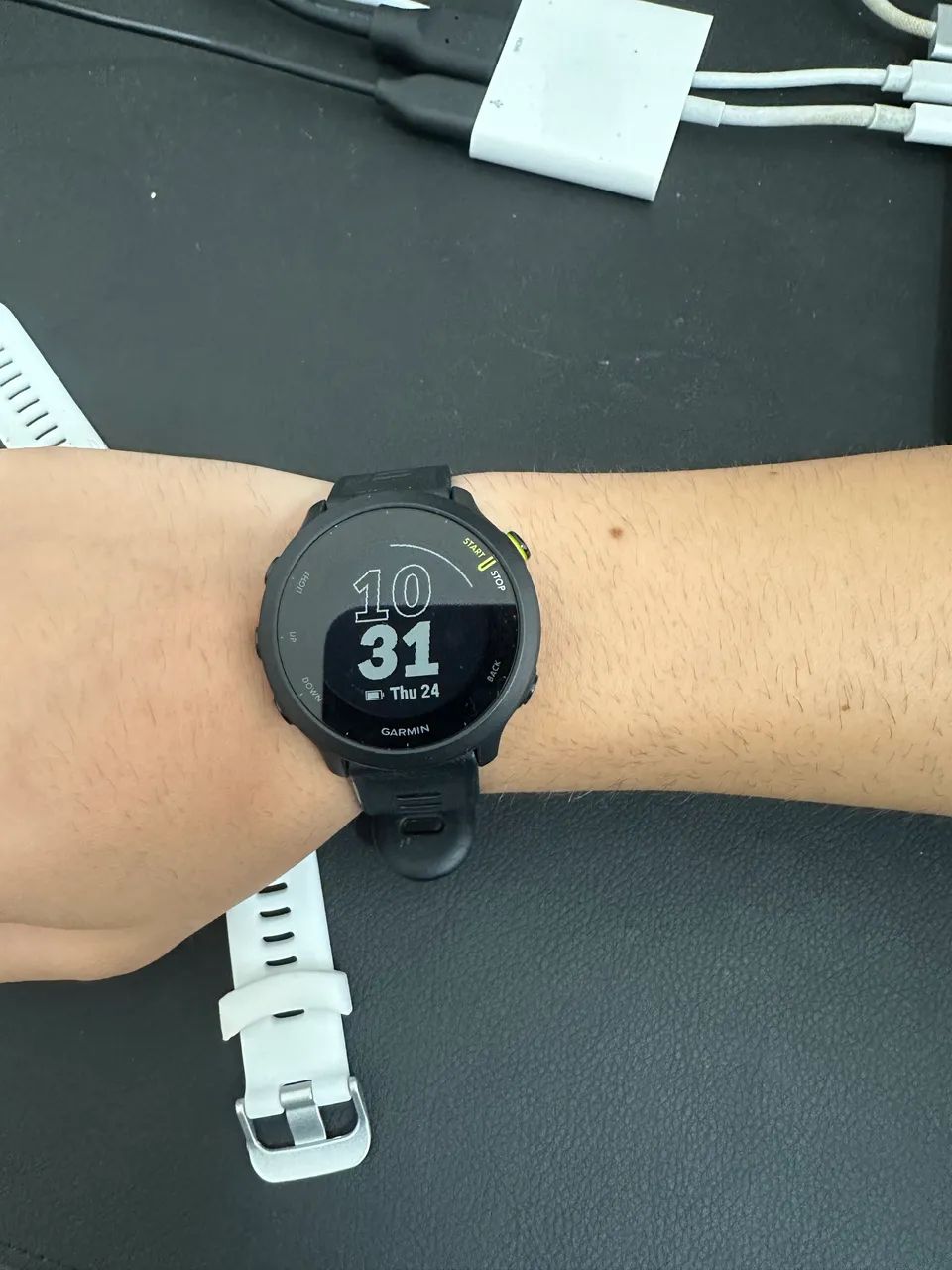 Garmin forerunner 55 com pulseira extra e cabo - Relógio Esportivo para corrida  - Foto 3