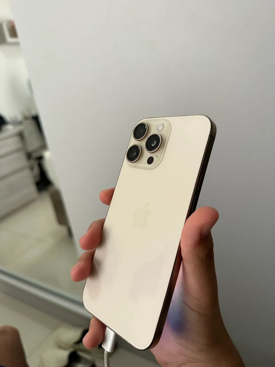 iPhone 16 pro Max desert 