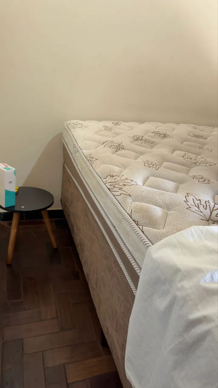 Cama de casal Queen