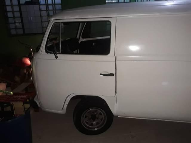Kombi furgão 1989 top toda reformada,motor novo, setor direção novo,cambio zero revisado. - Foto 8
