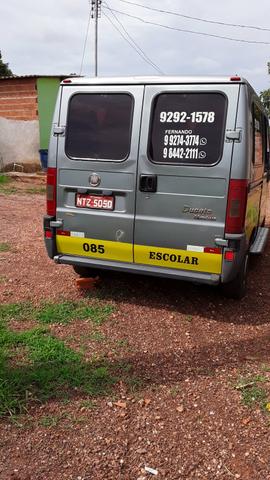 Vendo essa van 2009 modelo 2010 conservada ar direção falar Fernando65 99274.3774