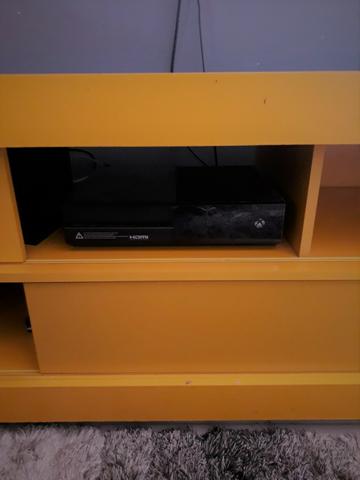Xbox one novinho - com 5 jogos