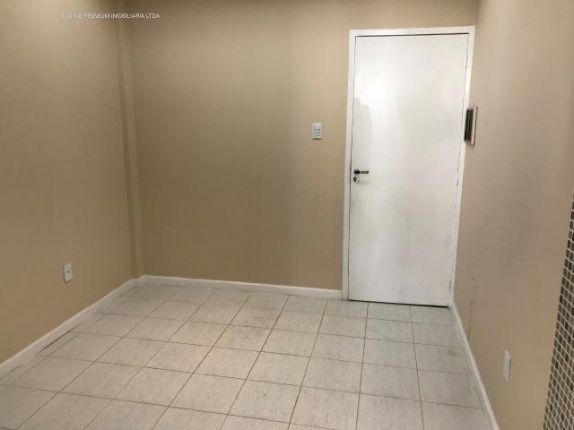 Sala na galeria alvorada com +-25m² no bairro salgado filho - Foto 3