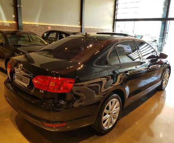 VW - Jetta Com Teto Solar - Foto 7