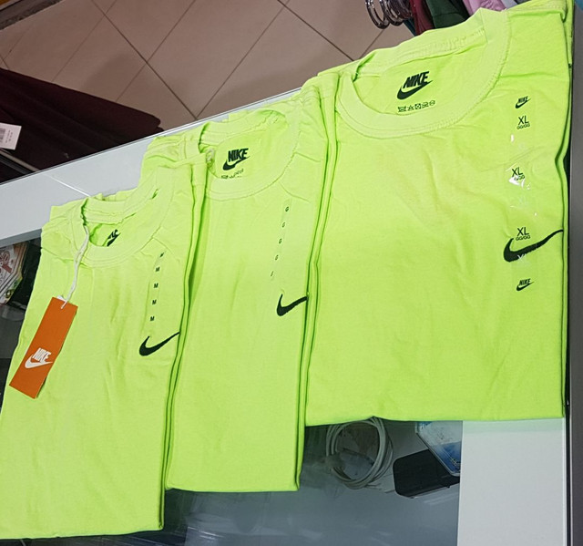 camiseta nike neon