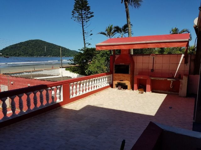 Casa frente para o mar no Guarujá Perequê