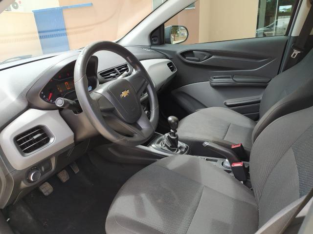 Oportunidade!! Onix Joy 2016/2017,motor 1.0 ,câmbio manual 6 marchas . Carro de mulher - Foto 8