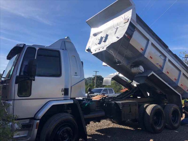 CAMINHÃO FORD CARGO 2428 CAÇAMBA /2012