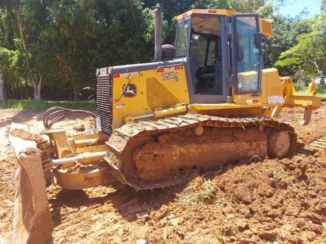 Trator Johnqq Deere 750 J 2014 - Único dono - Foto 3