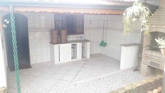 Casa de rua - / Residencial / Jardim Coronel Peroba