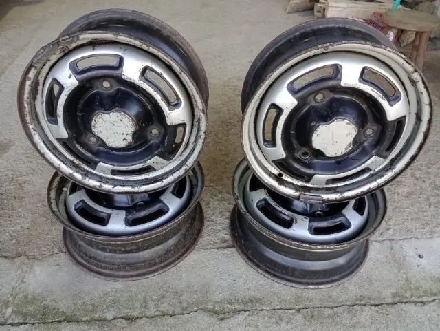 Vendo jogo de rodas 13 originais do Del Rey 84 - Foto 2