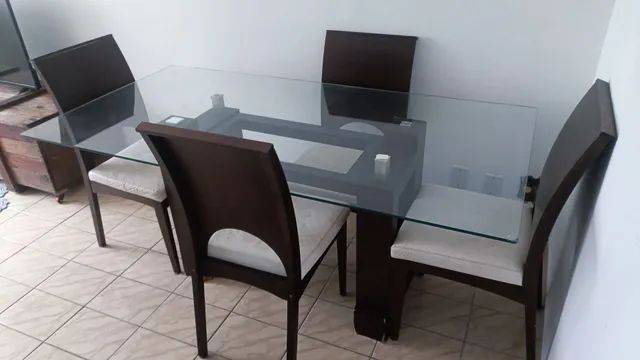 Mesa 4 cadeiras com tampo de vidro 
