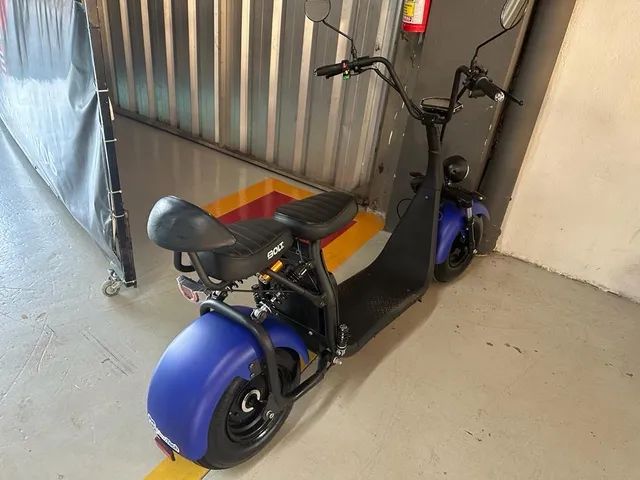 Vendo scooter elétrica nova, usada somente vezes. 