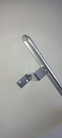 CORRIMÃO DE PAREDE EM ALUMÍNIO MODELO CHATO / FABRICAMOS SOB MEDIDA / R$100,00 O METRO  - Foto 3