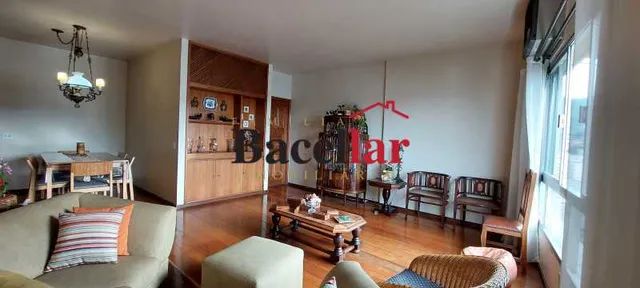 Apartamento - / Residencial / Tijuca
