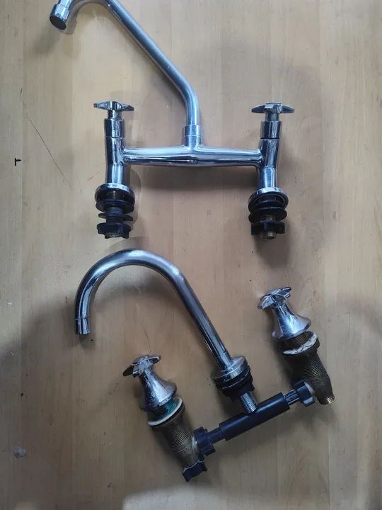 Vendo 2 pares de torneira misturador Ótimo estado  - Foto 6