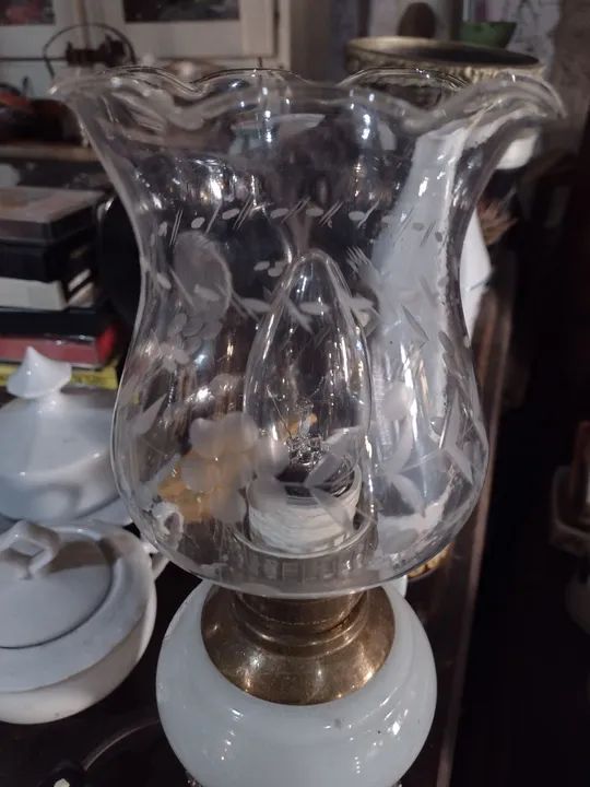 Abajur antigo de mesa.  - Foto 4