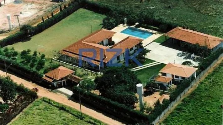 Linda chacara em condomínio fechado