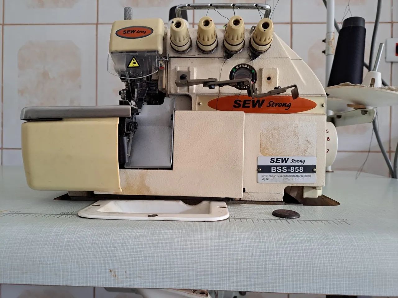 Máquina Interlock Industrial Sew Strong BSS-858