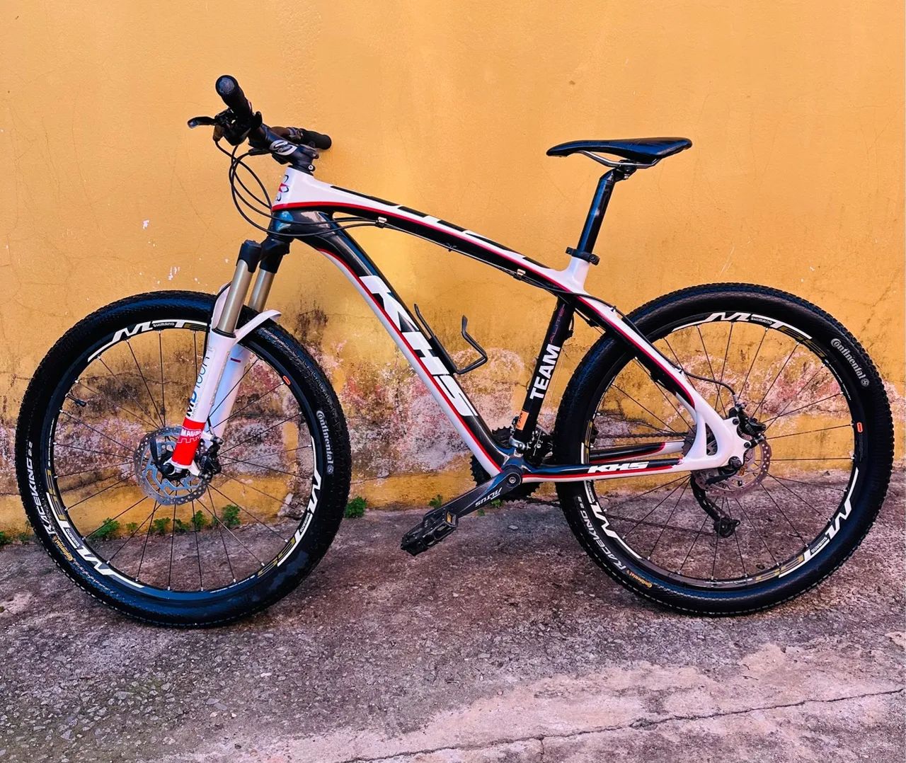 OPORTUNIDADE KHS Team Carbon 18 aro 26