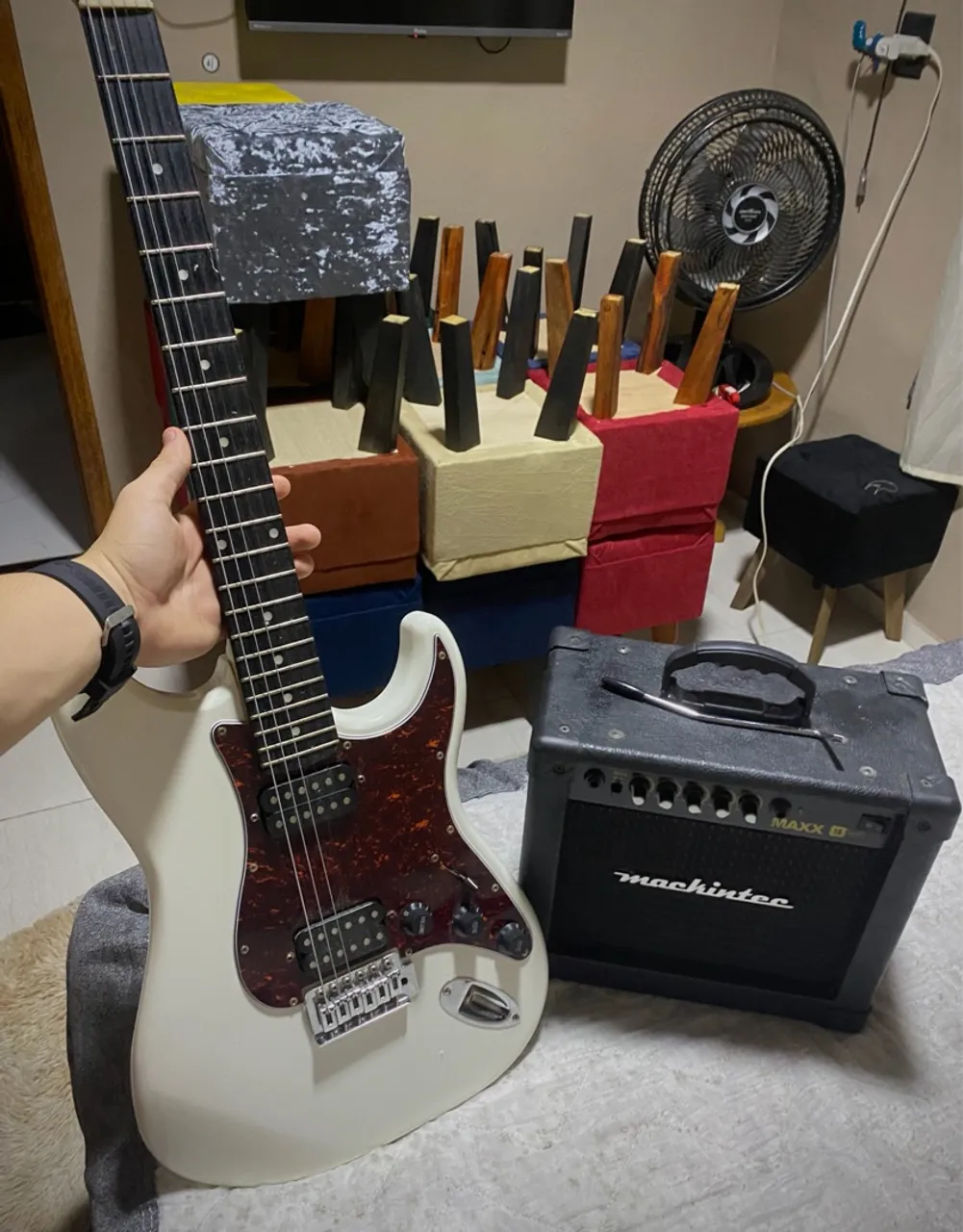 GUITARRA + AMPLIFICADOR + ALAVANCA