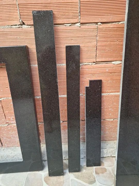 Pia granito preto com bancada para cooktop 5 bocas - Foto 3