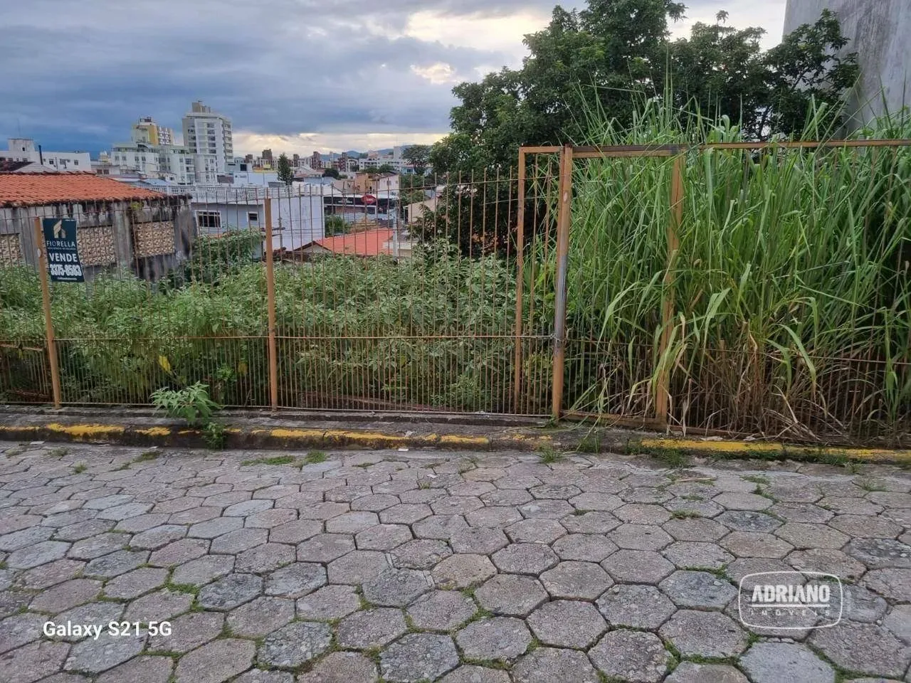 Terreno com escritura publica à venda, 240 m² por R$ 330.000 - Capoeiras - Florianópolis/S