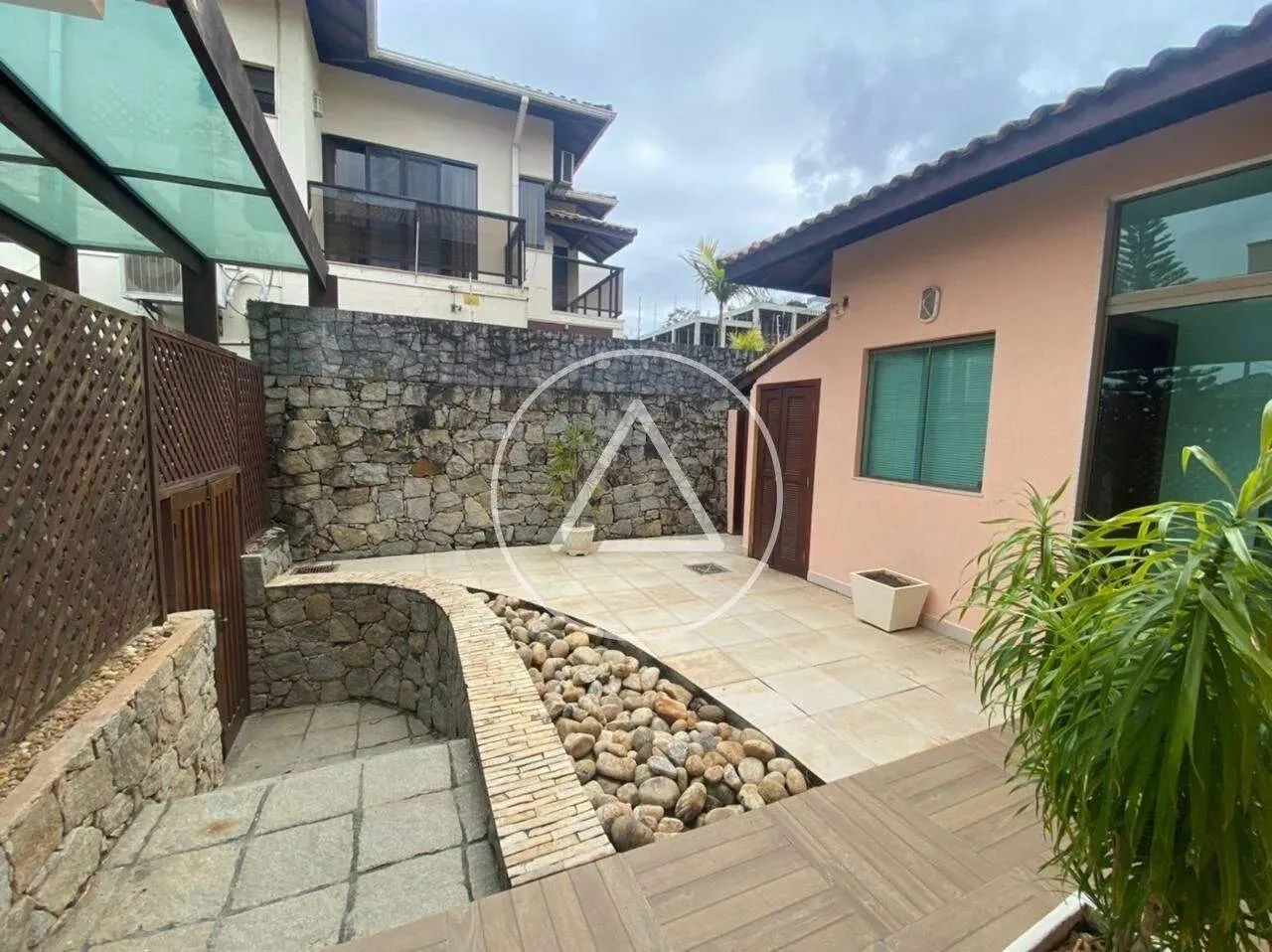 Excelente Casa no condomínio Green land para locação - Macaé - Foto 3