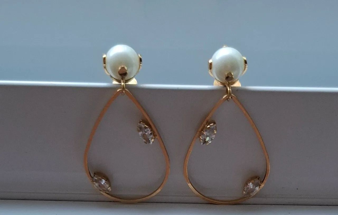 Brincos com Pérolas 